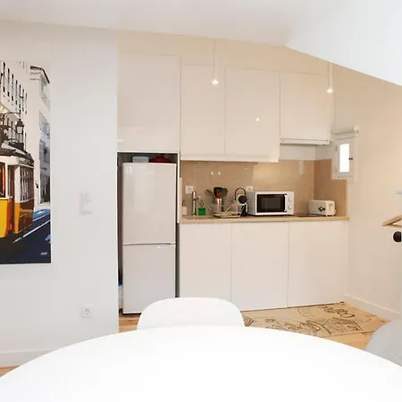 Charming Mansard In Pena Baixa Apartment *