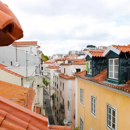 Apartment Charming Mansard In Pena Baixa Lisbon
