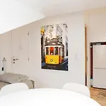 Charming Mansard In Pena Baixa شقة *