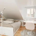 شقة Charming Mansard In Pena Baixa Lisboa